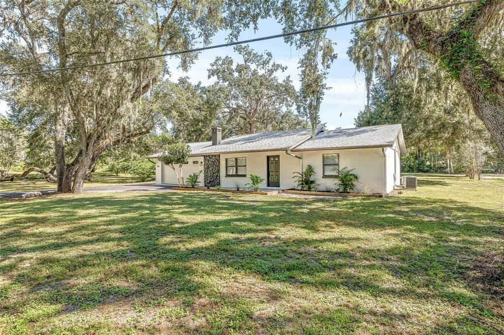 Photo of 5164 Lakewood Drive, Dade City, FL 33523 (MLS # TB8437218)