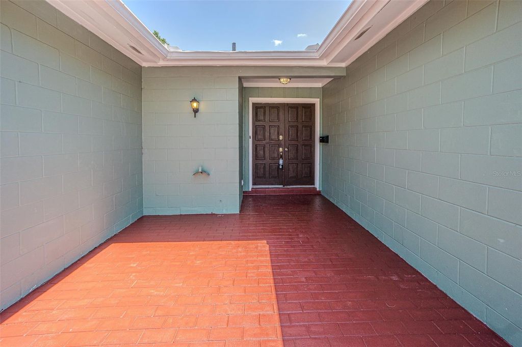 Photo of 7203 Battenwood Court, Tampa, FL 33615 (MLS # TB8501769)