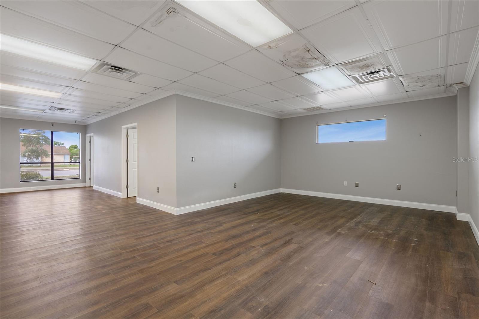 SPRING HILL - Commercial Lease