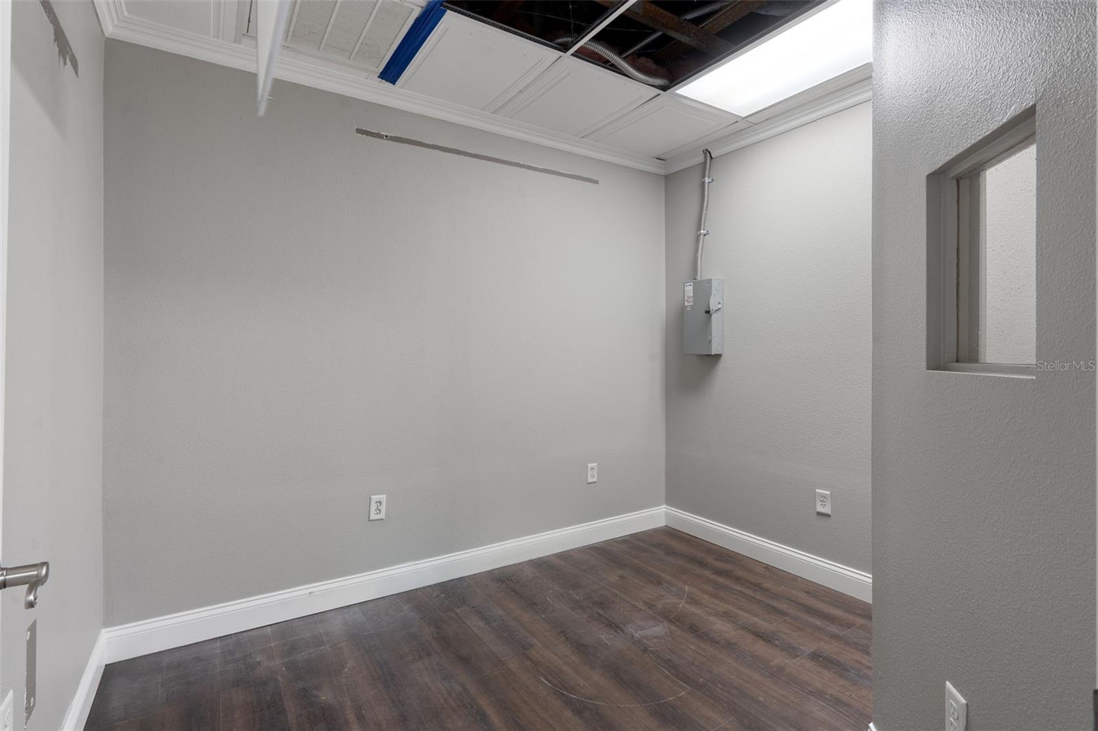 SPRING HILL - Commercial Lease