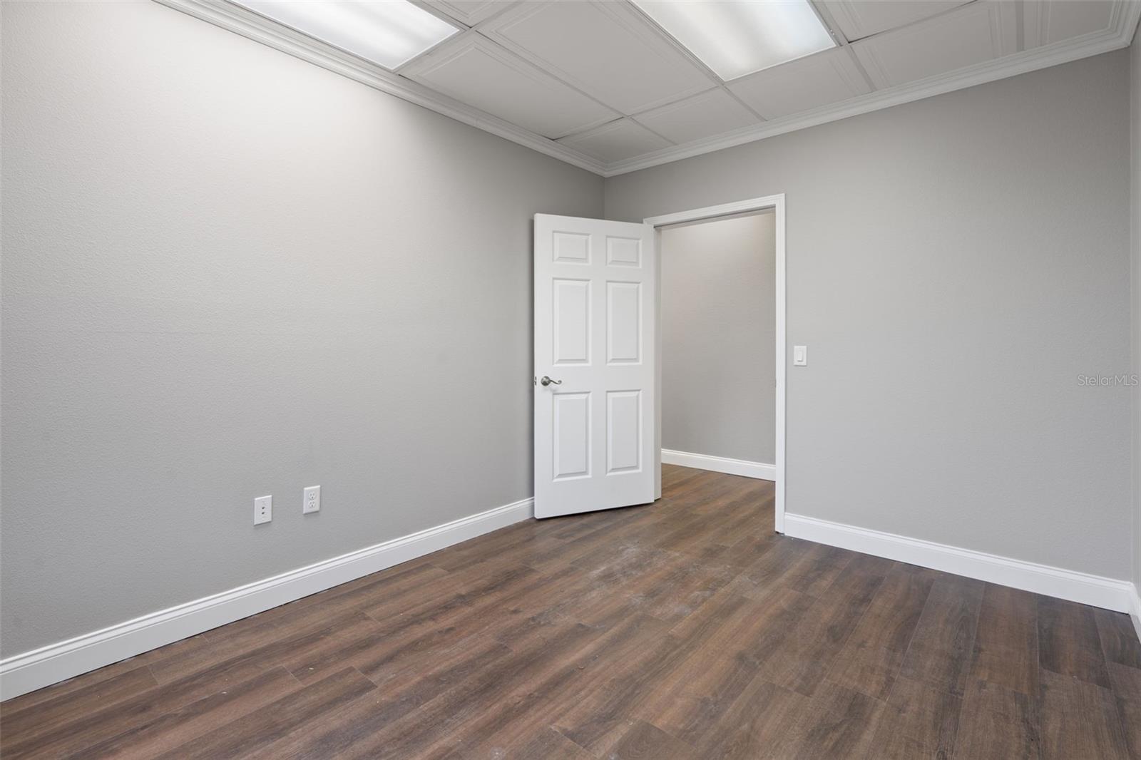 SPRING HILL - Commercial Lease