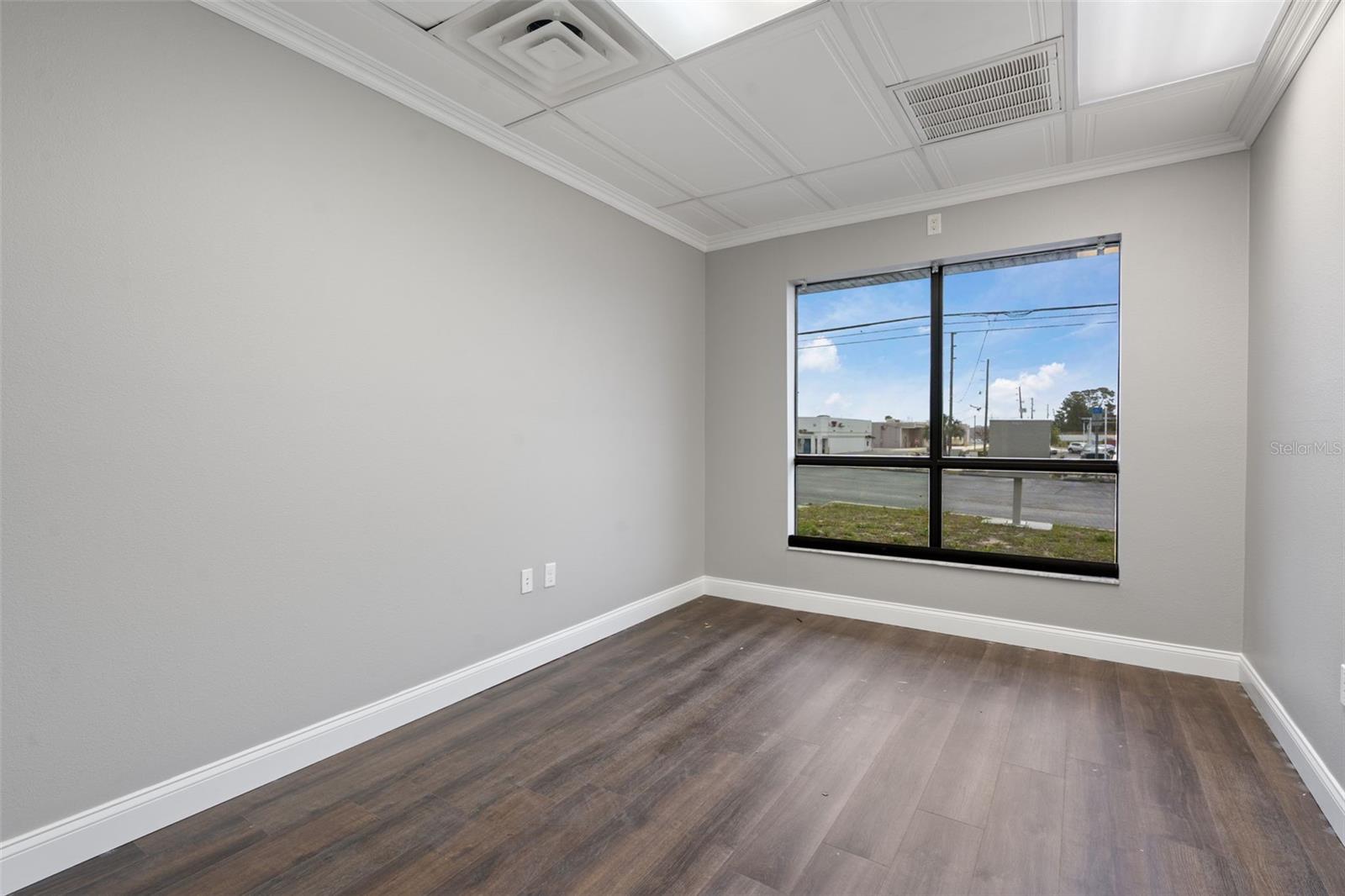 SPRING HILL - Commercial Lease
