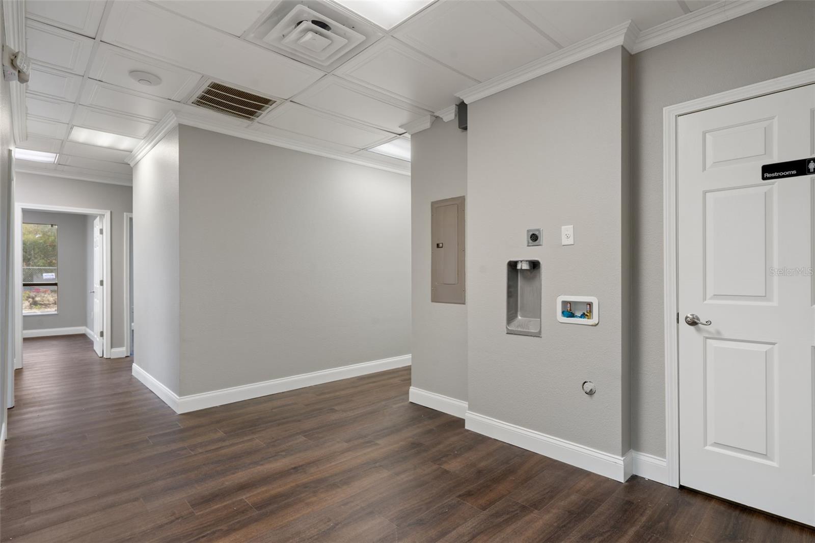 SPRING HILL - Commercial Lease