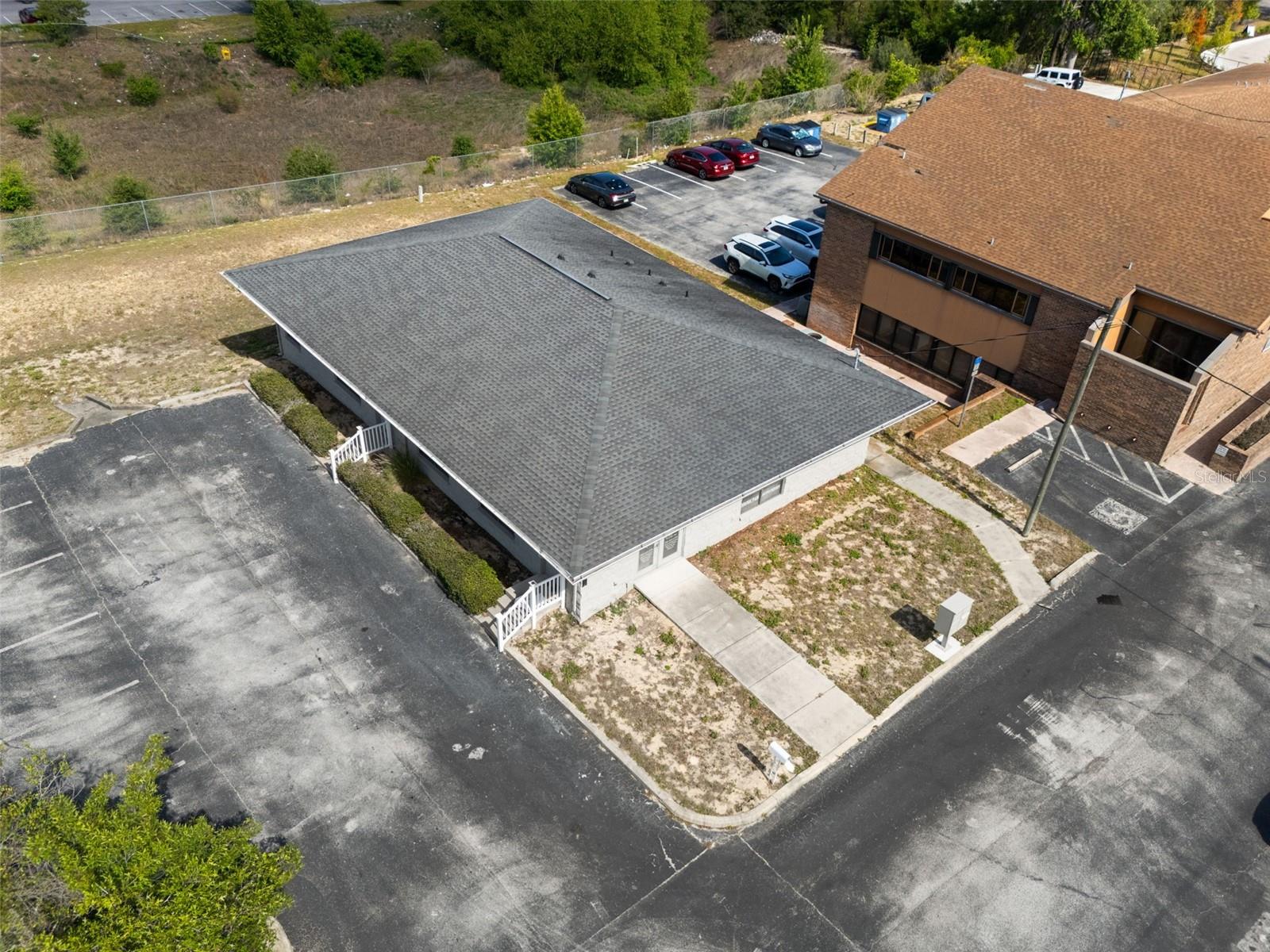 SPRING HILL - Commercial Lease