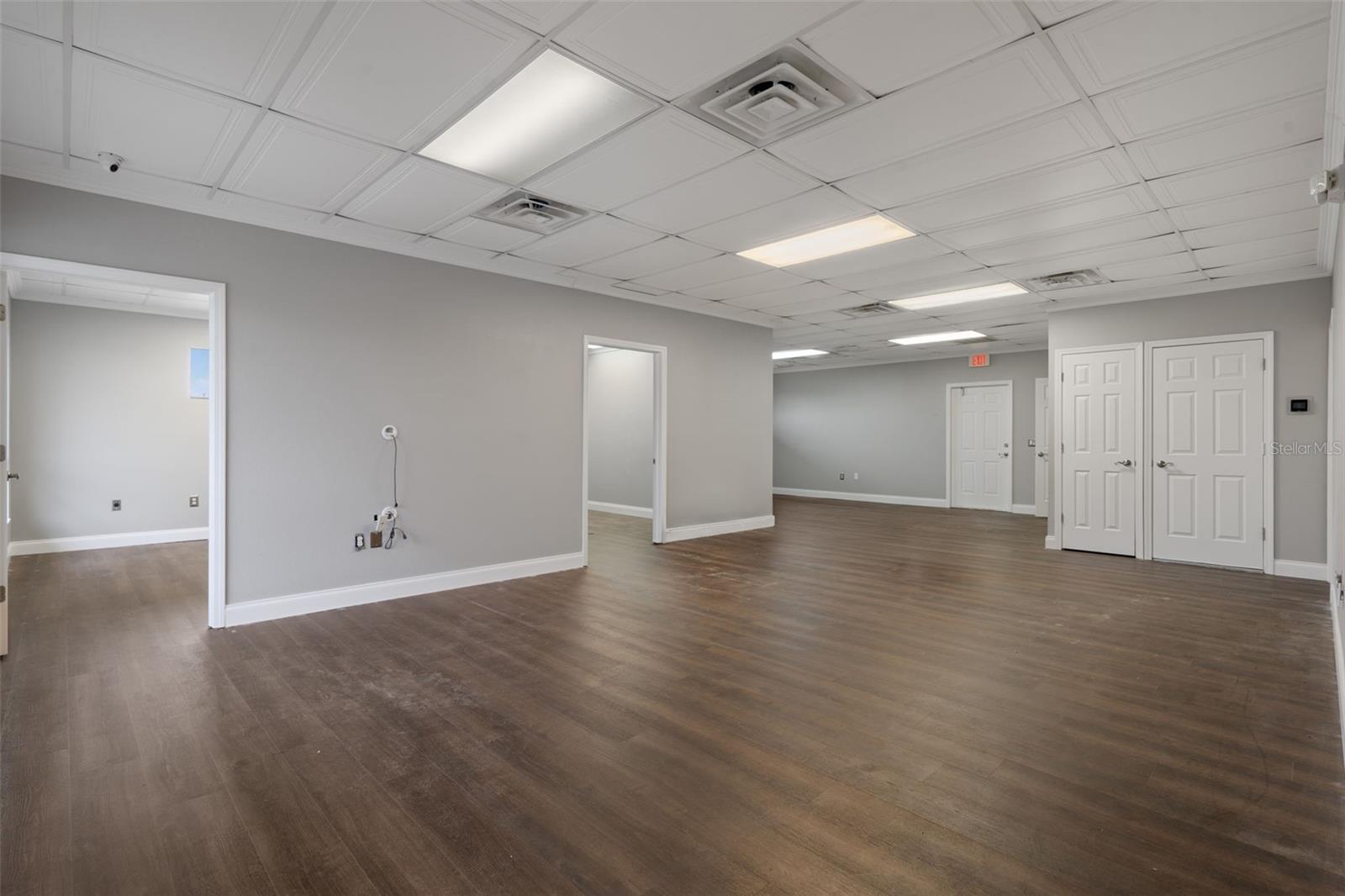 SPRING HILL - Commercial Lease