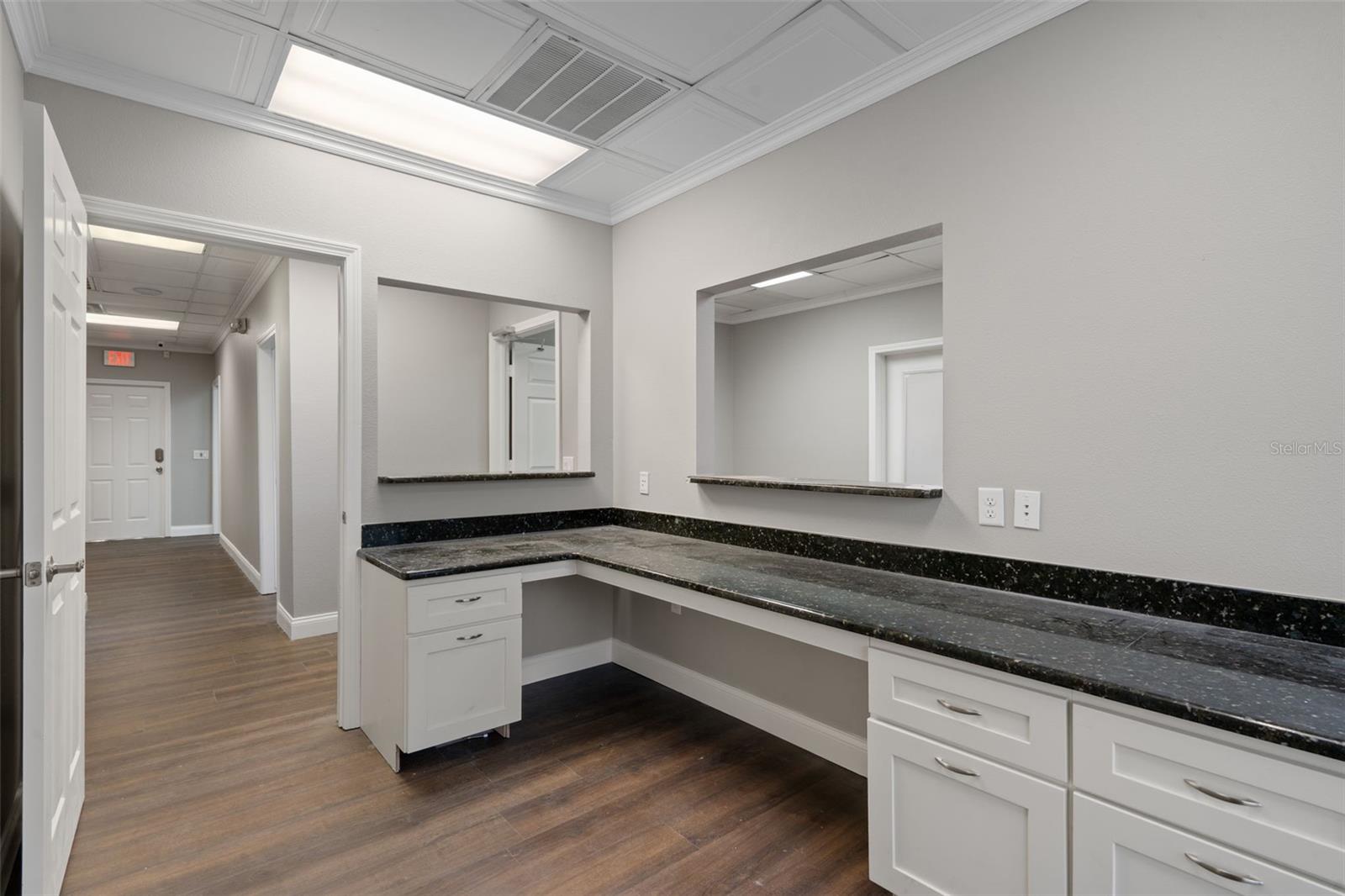 SPRING HILL - Commercial Lease