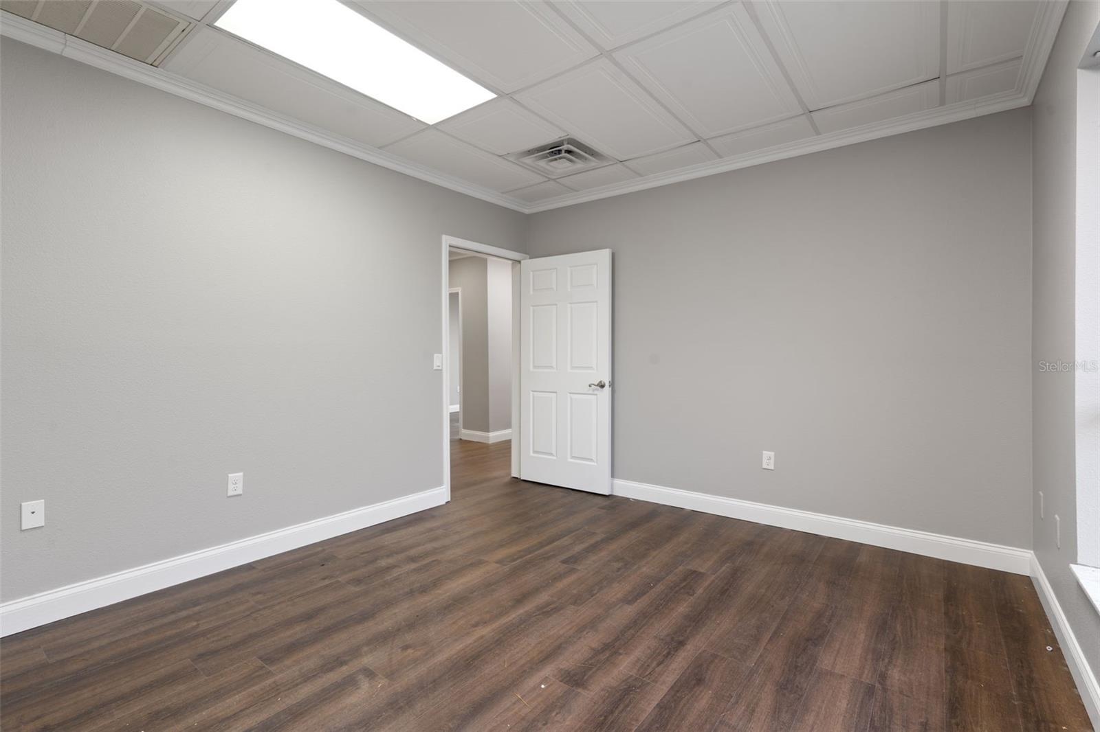 SPRING HILL - Commercial Lease