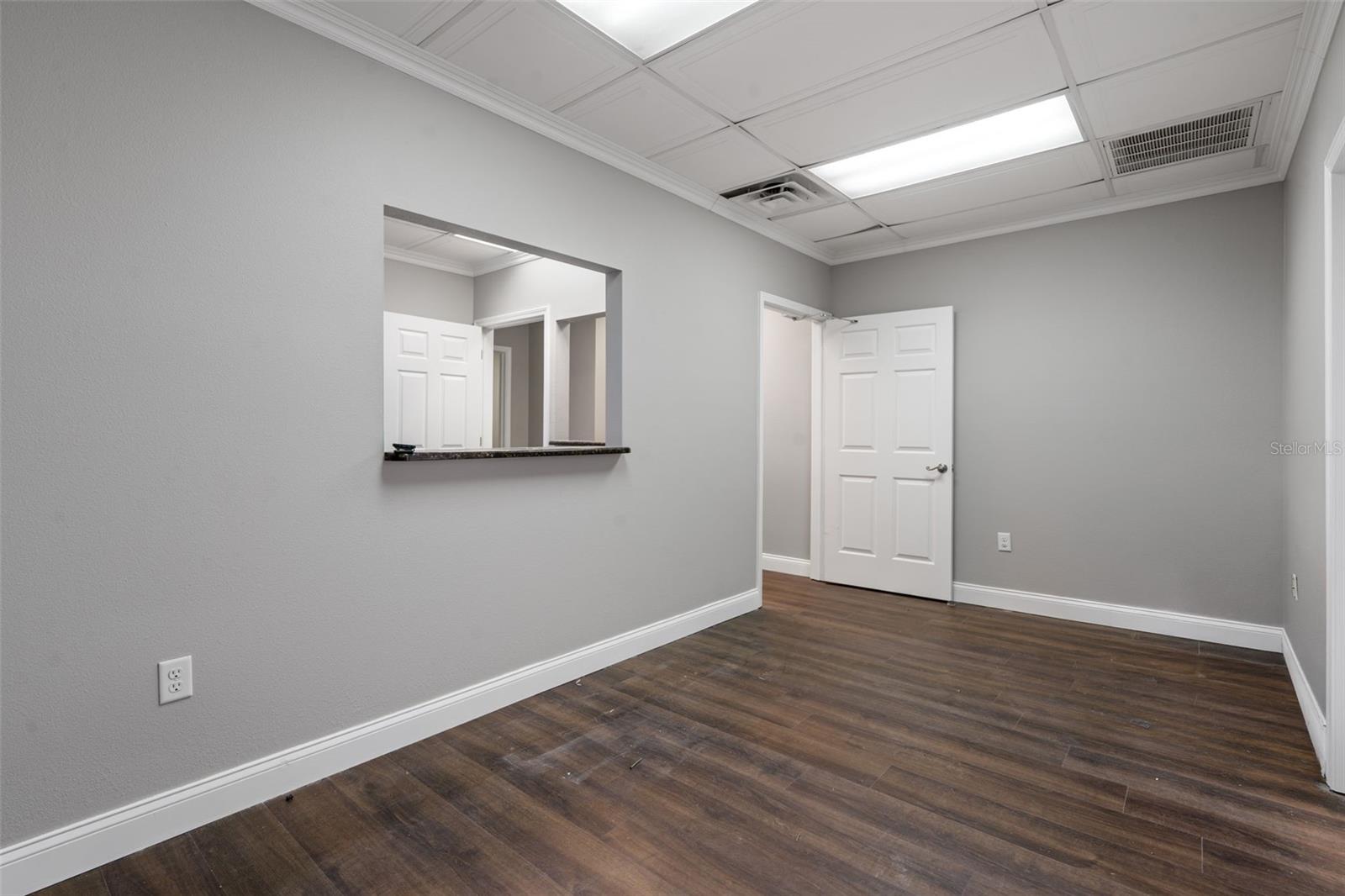 SPRING HILL - Commercial Lease