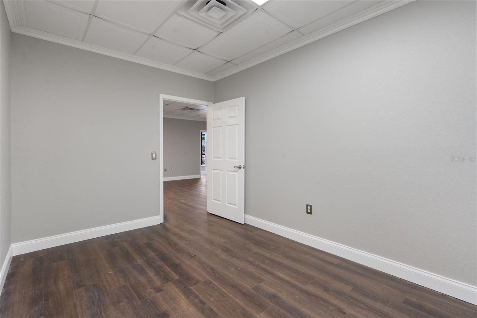 SPRING HILL - Commercial Lease
