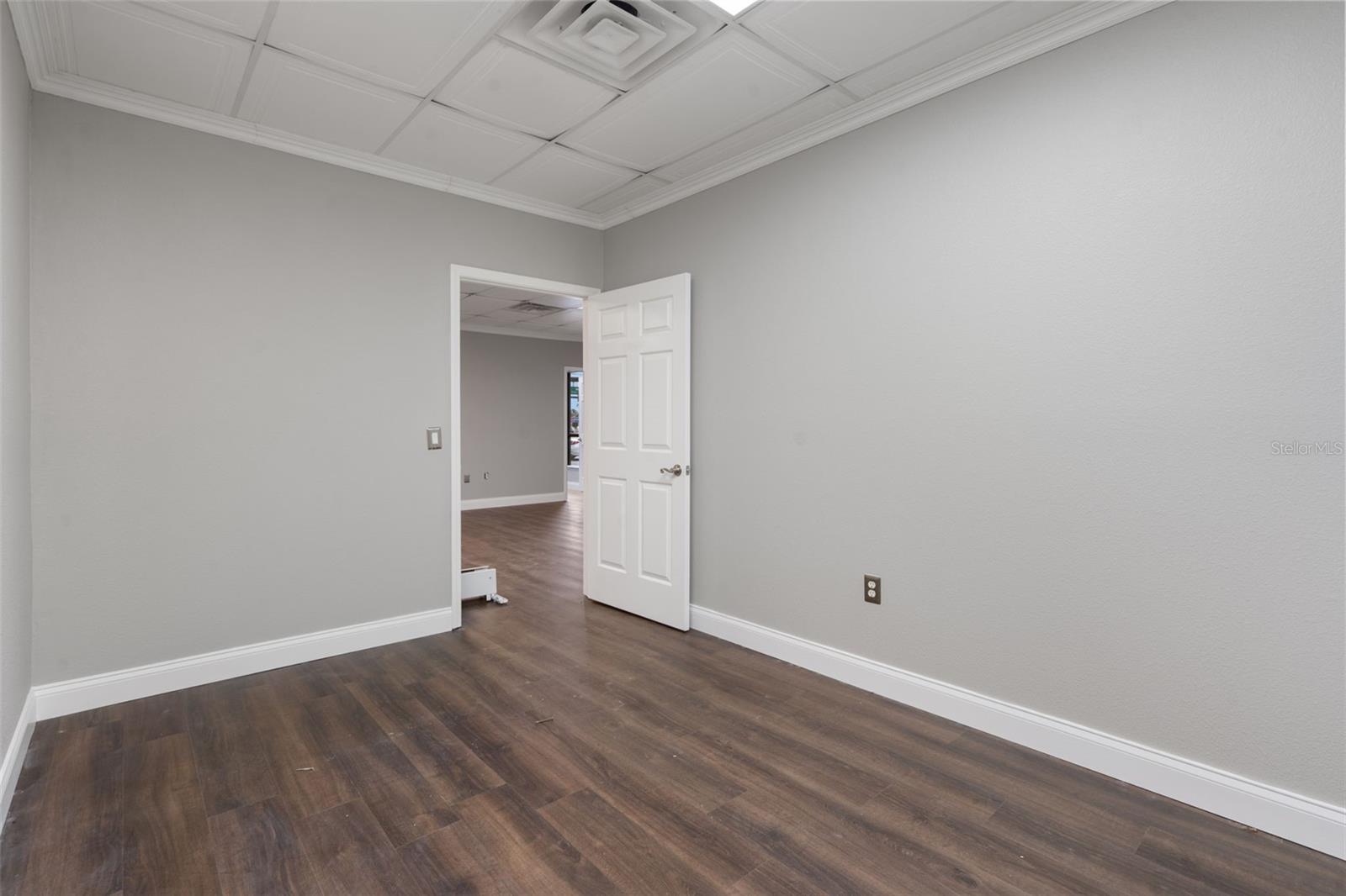 SPRING HILL - Commercial Lease
