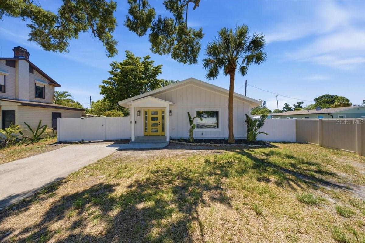 8452 6TH STREET N