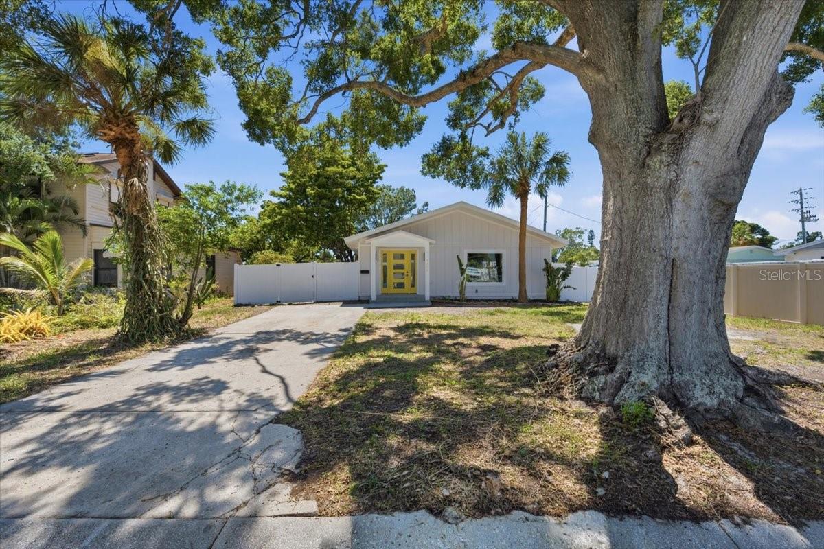 8452 6TH STREET N