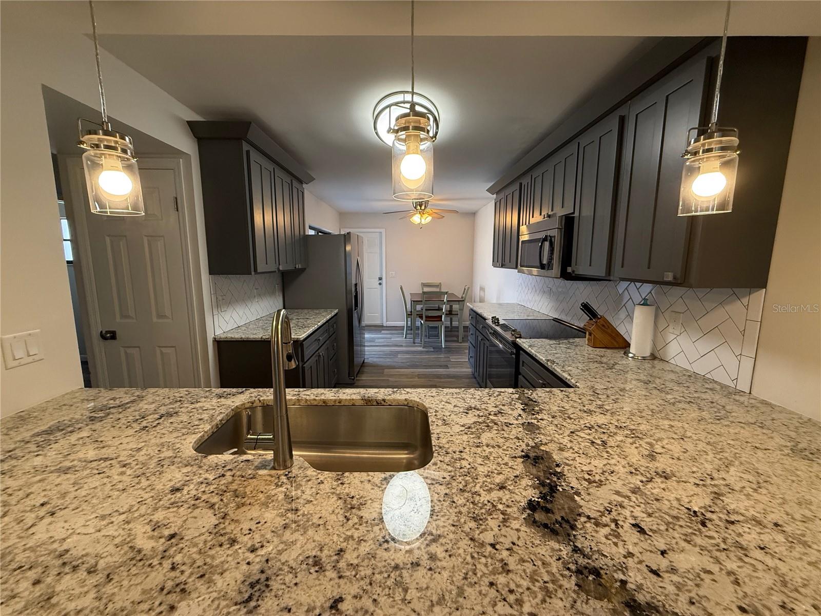 8122 SANDPOINT BOULEVARD