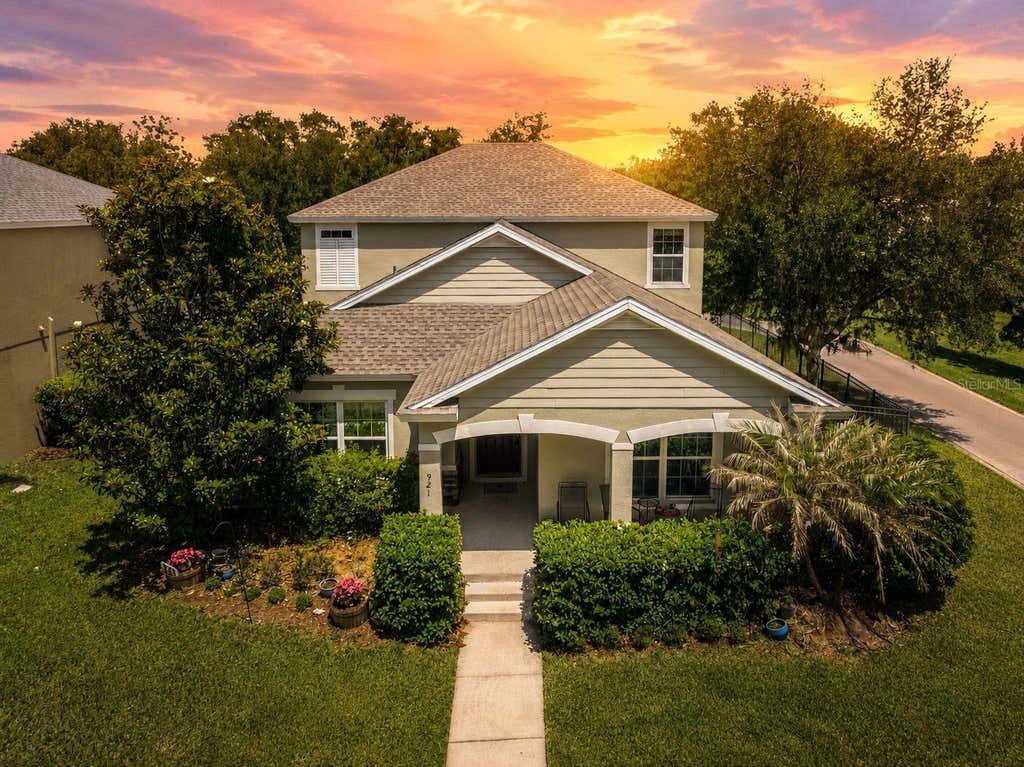 Photo of 921 Bending Oak Trail, Winter Garden, FL 34787 (MLS # O6405328)