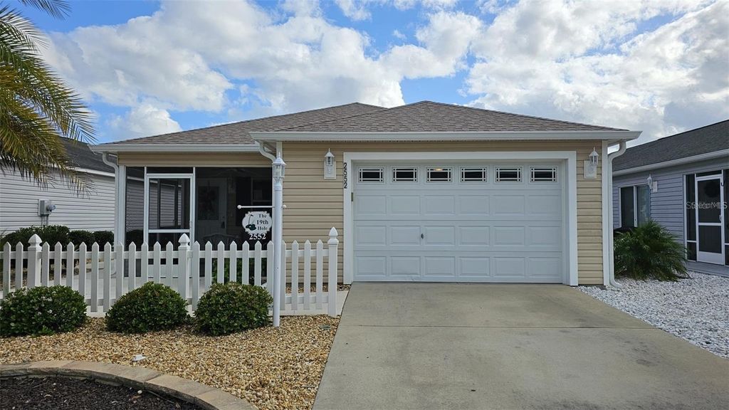 Photo of 2552 Red Cedar Lane, The Villages, FL 32162 (MLS # G5097882)