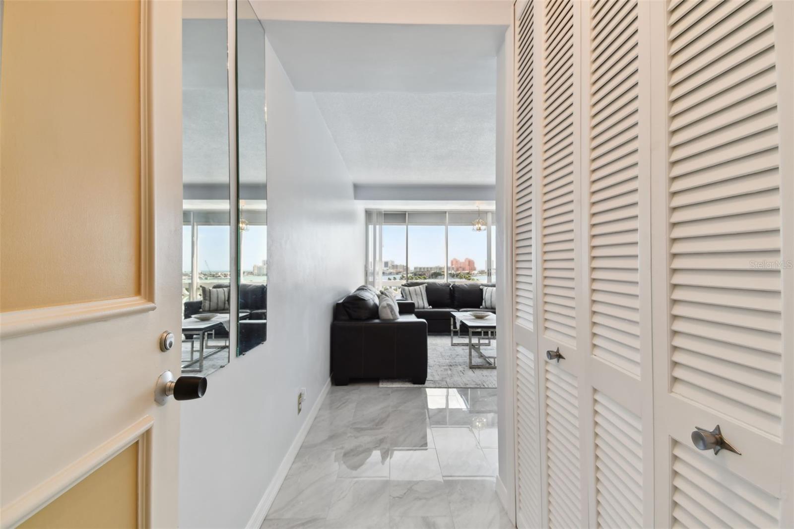 31 ISLAND WAY 609