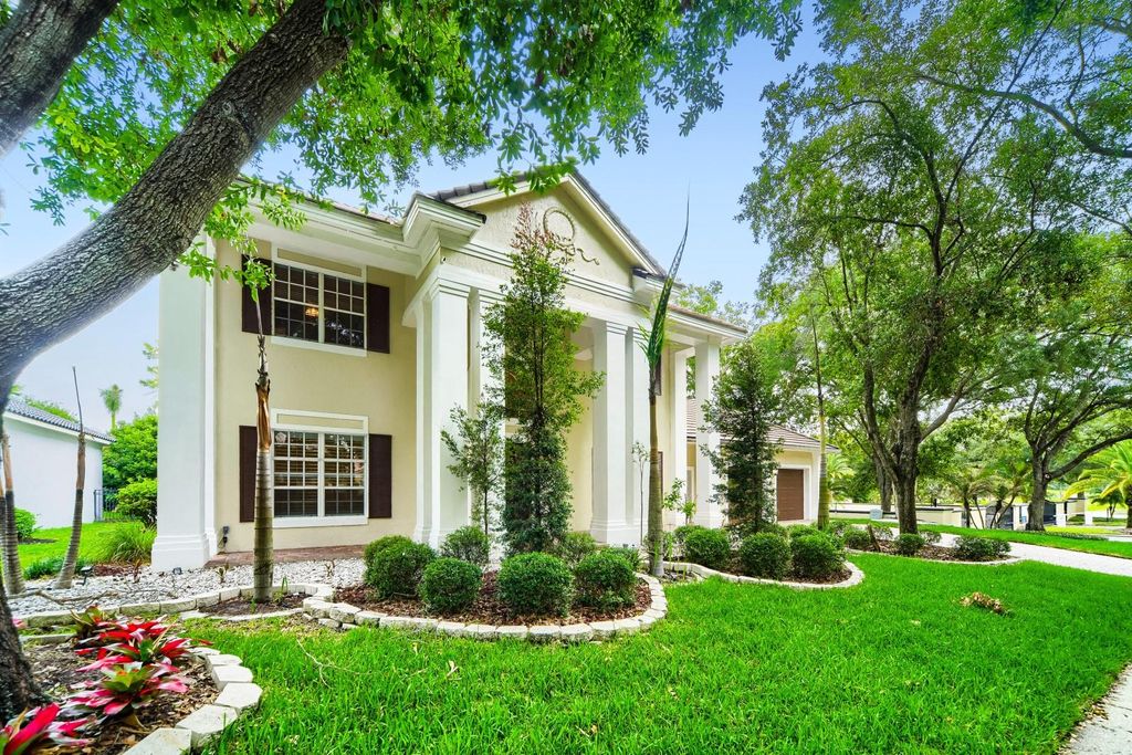 Photo of 7601 Debeaubien Drive, Orlando, FL 32835 (MLS # TB8503272)