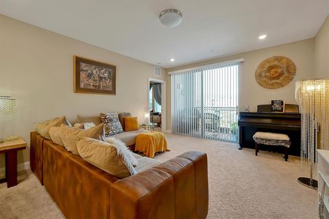 Condominium in ORLANDO FL 7565 LAUREATE BOULEVARD 7.jpg