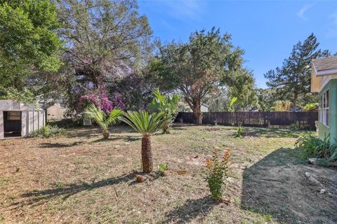 A home in EUSTIS