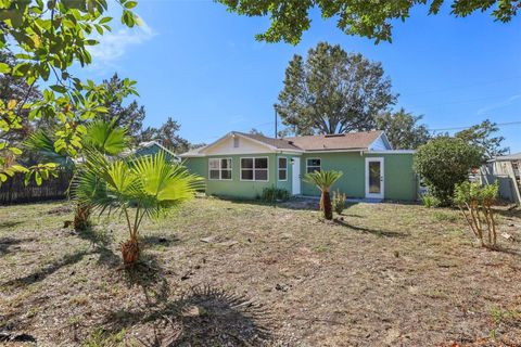 A home in EUSTIS