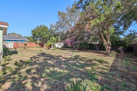 A home in EUSTIS