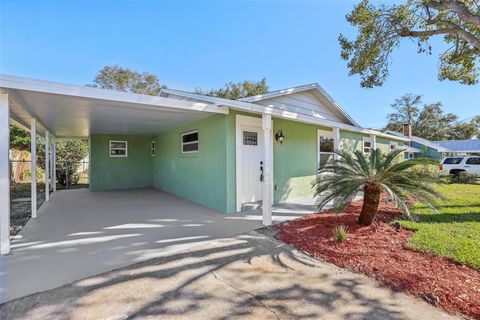 A home in EUSTIS