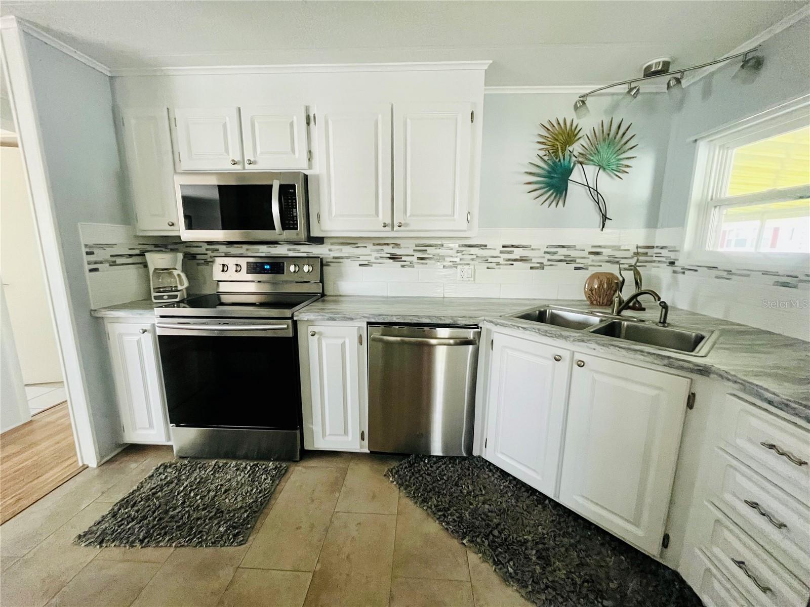 211 PINEBARK DRIVE