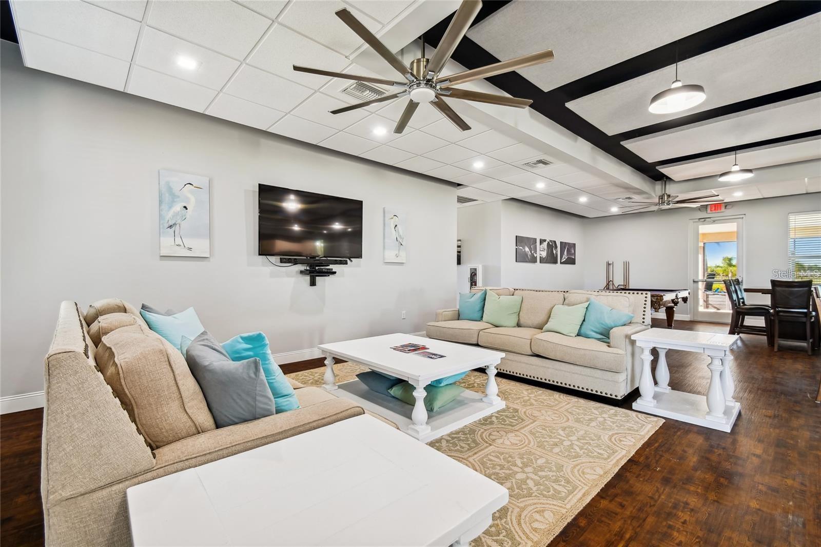THORNTON CRK MOTORCOACH RESIDENCE - Residential