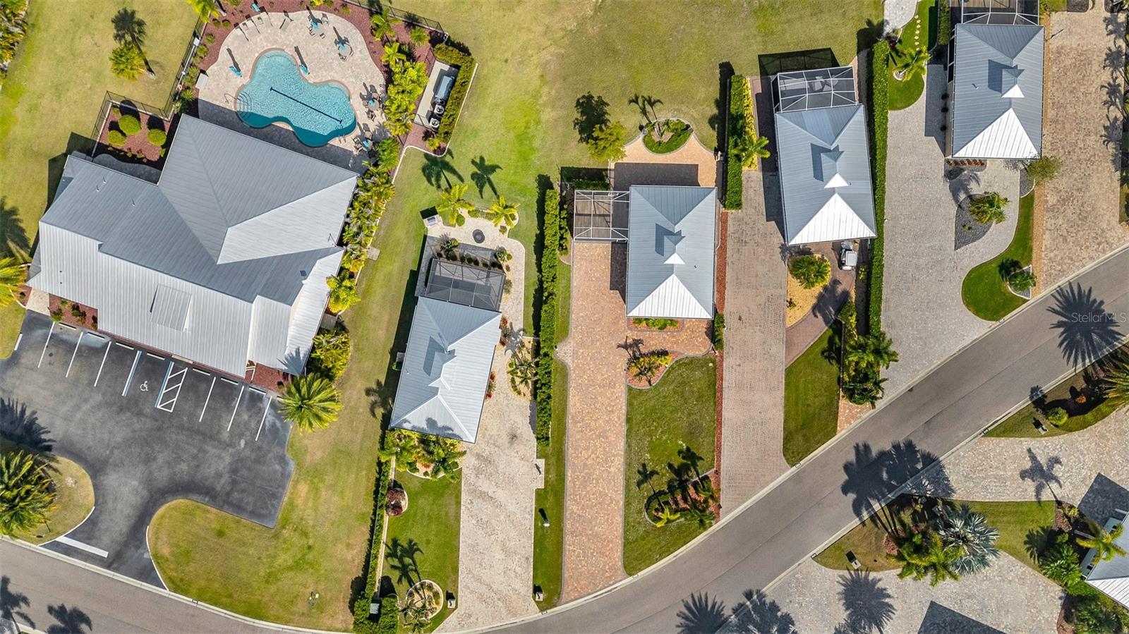 THORNTON CRK MOTORCOACH RESIDENCE - Residential