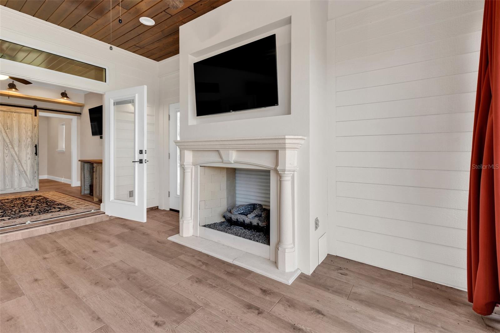 THORNTON CRK MOTORCOACH RESIDENCE - Residential