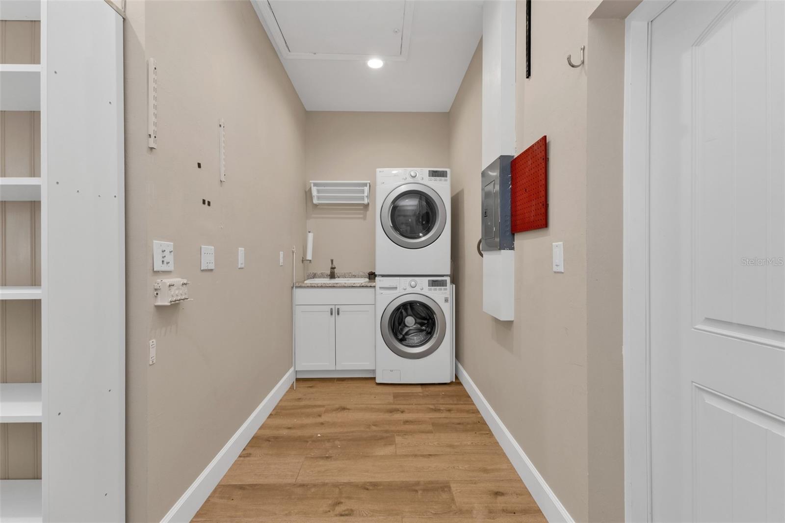 THORNTON CRK MOTORCOACH RESIDENCE - Residential