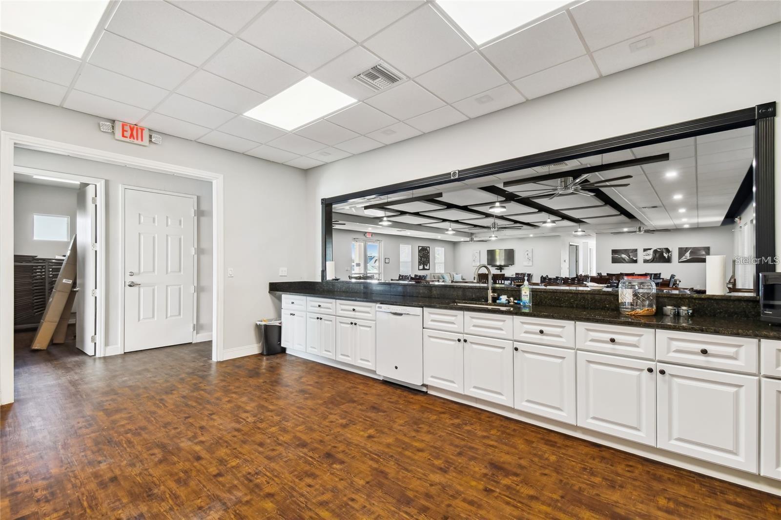 THORNTON CRK MOTORCOACH RESIDENCE - Residential