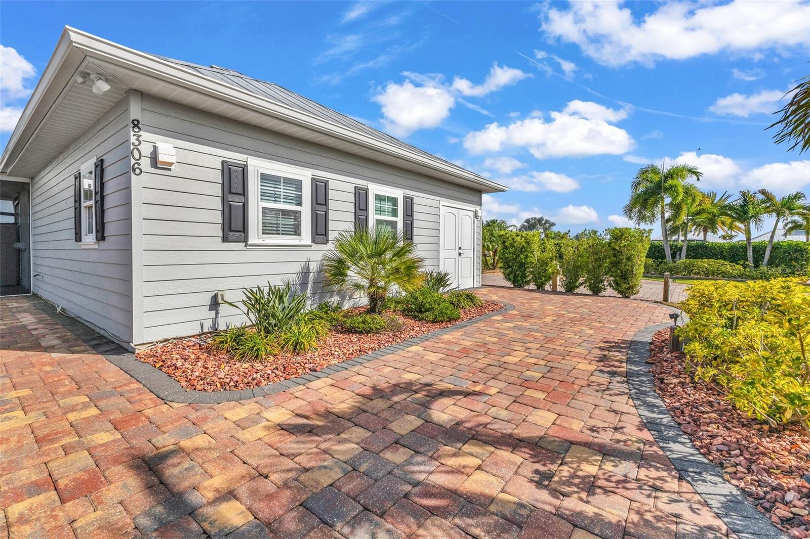 THORNTON CRK MOTORCOACH RESIDENCE - Residential