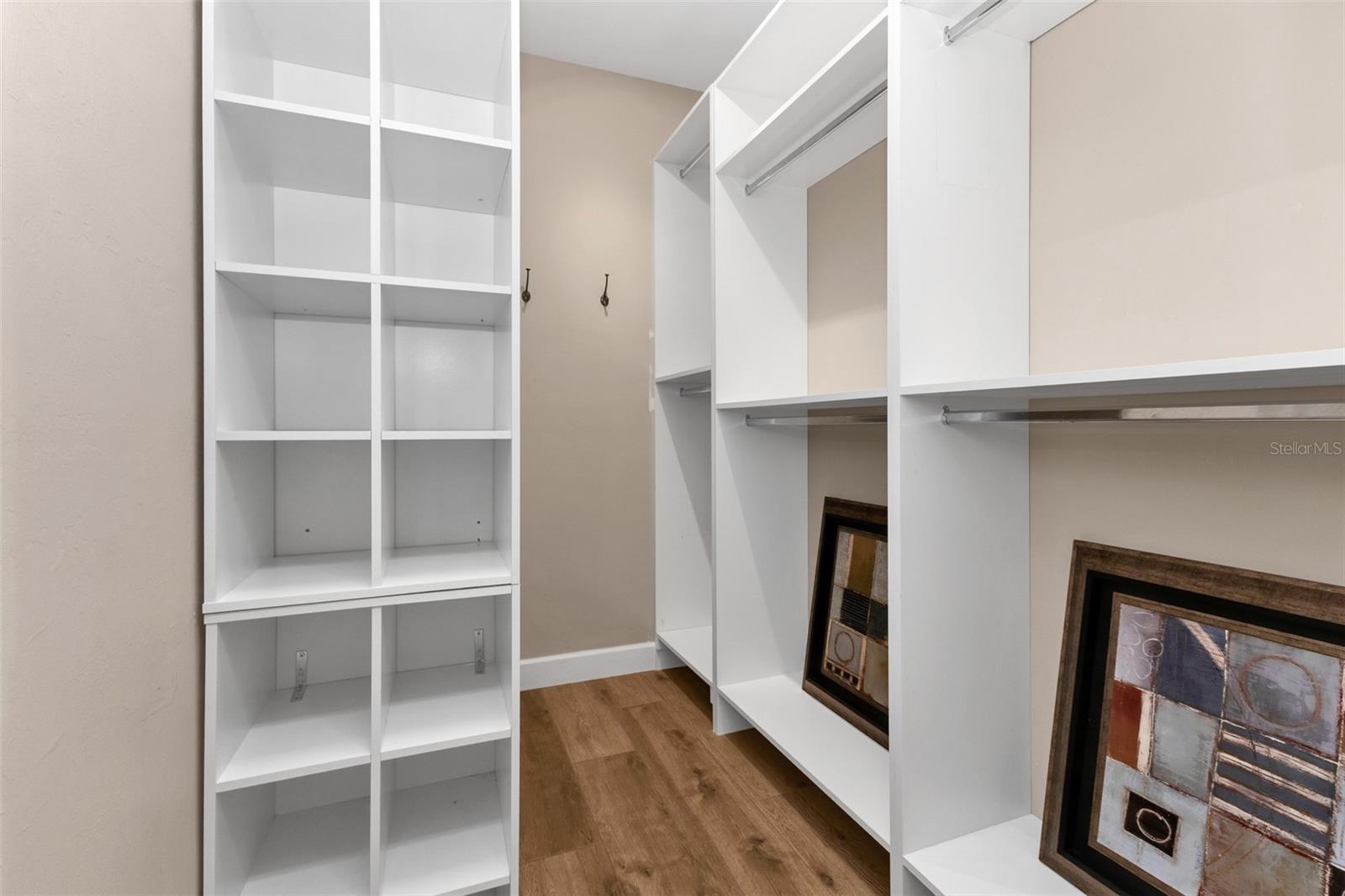 THORNTON CRK MOTORCOACH RESIDENCE - Residential