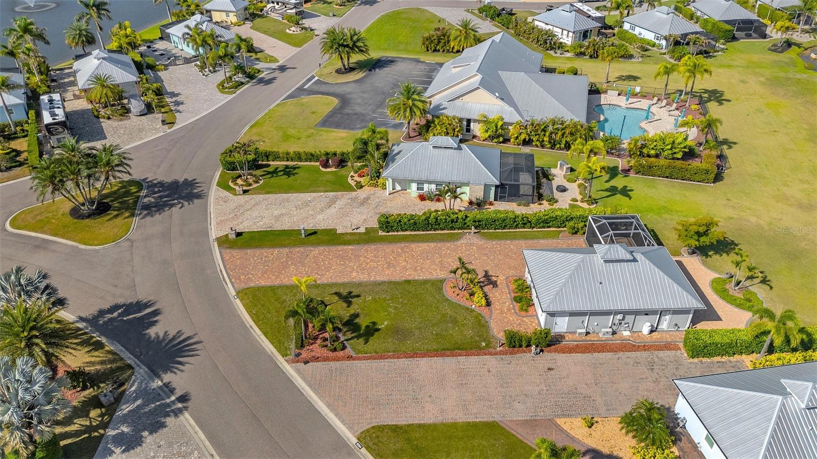 THORNTON CRK MOTORCOACH RESIDENCE - Residential