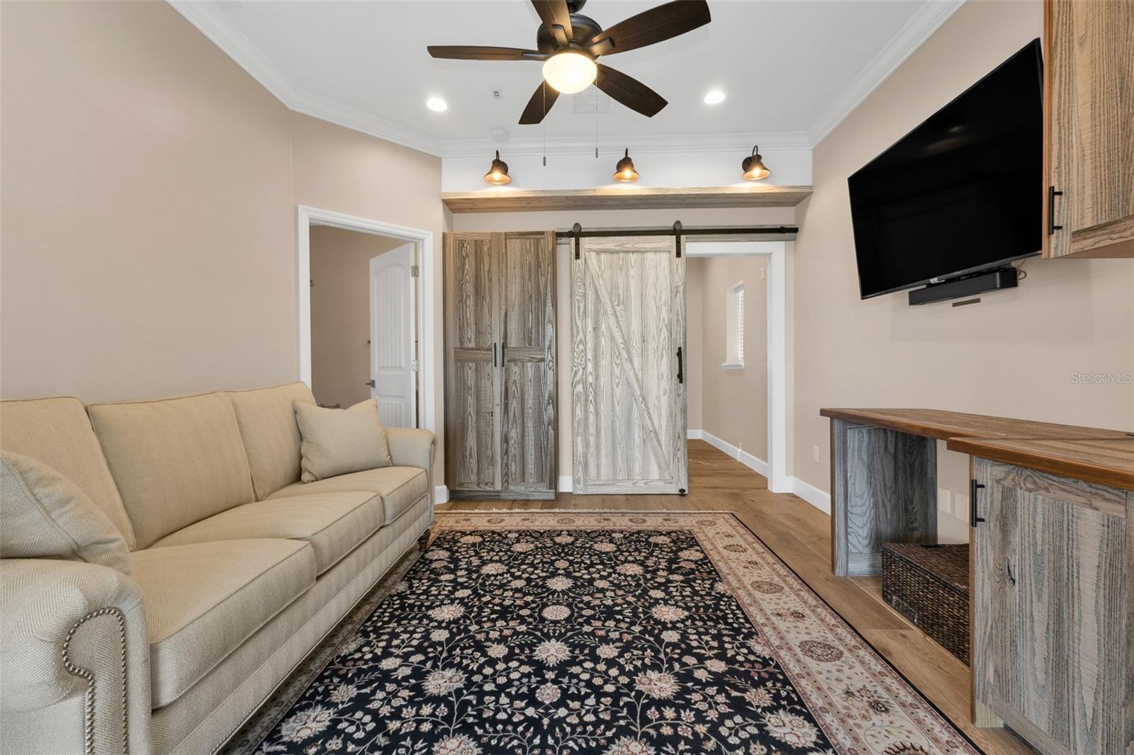THORNTON CRK MOTORCOACH RESIDENCE - Residential