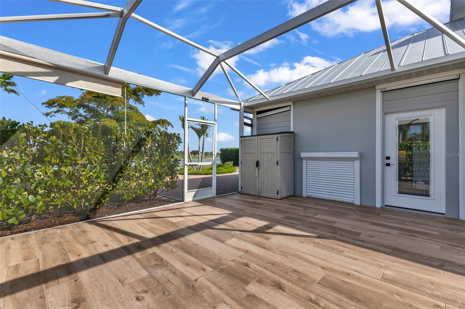 THORNTON CRK MOTORCOACH RESIDENCE - Residential