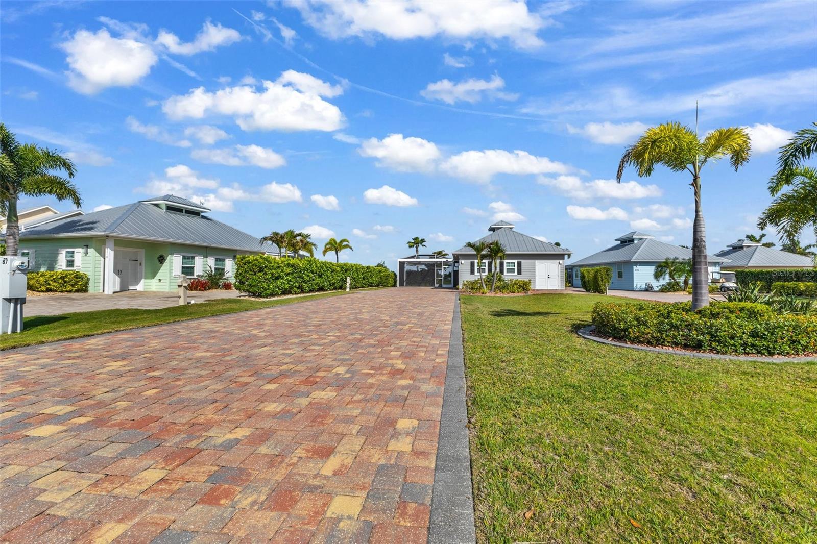 THORNTON CRK MOTORCOACH RESIDENCE - Residential