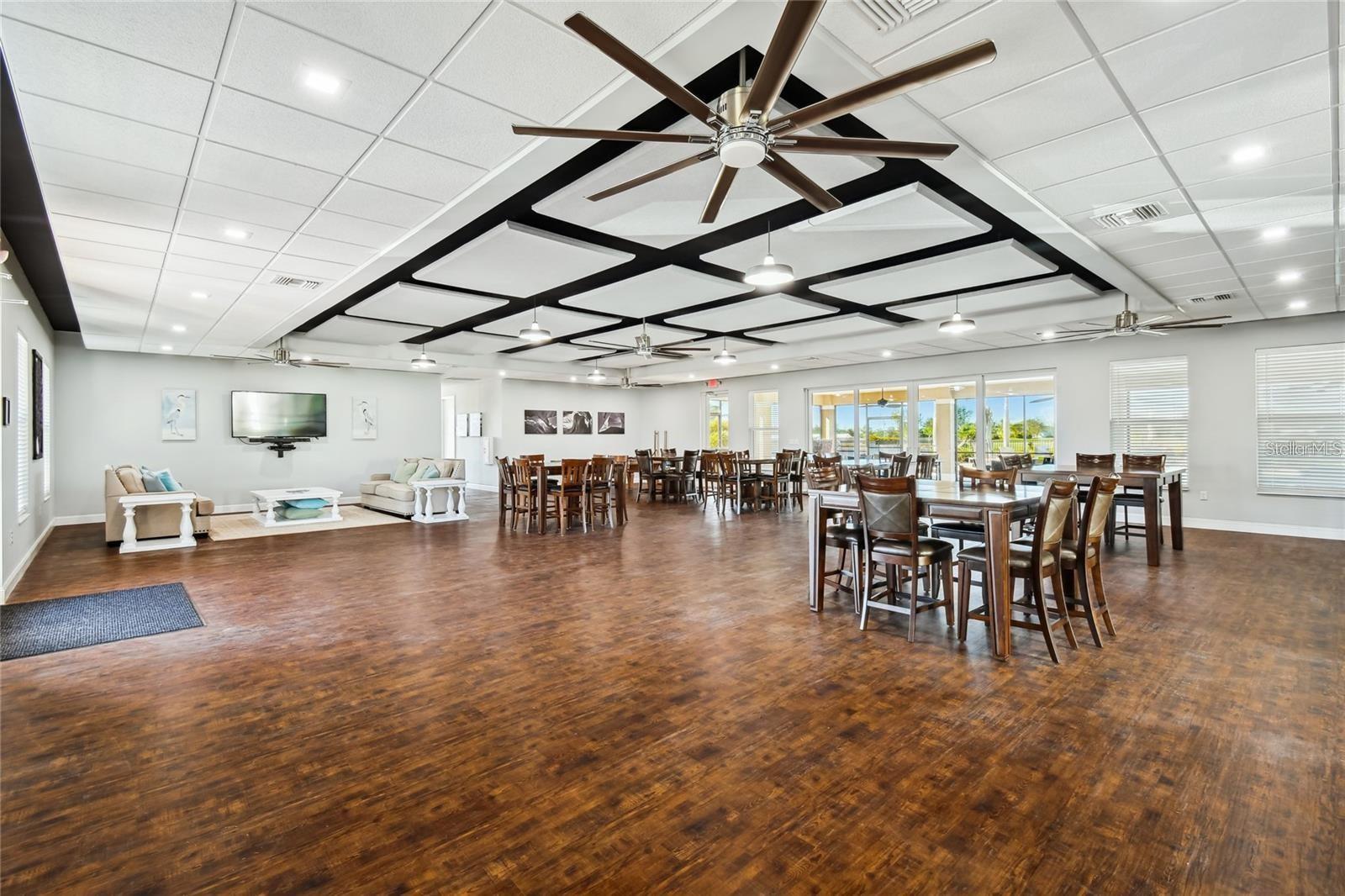 THORNTON CRK MOTORCOACH RESIDENCE - Residential