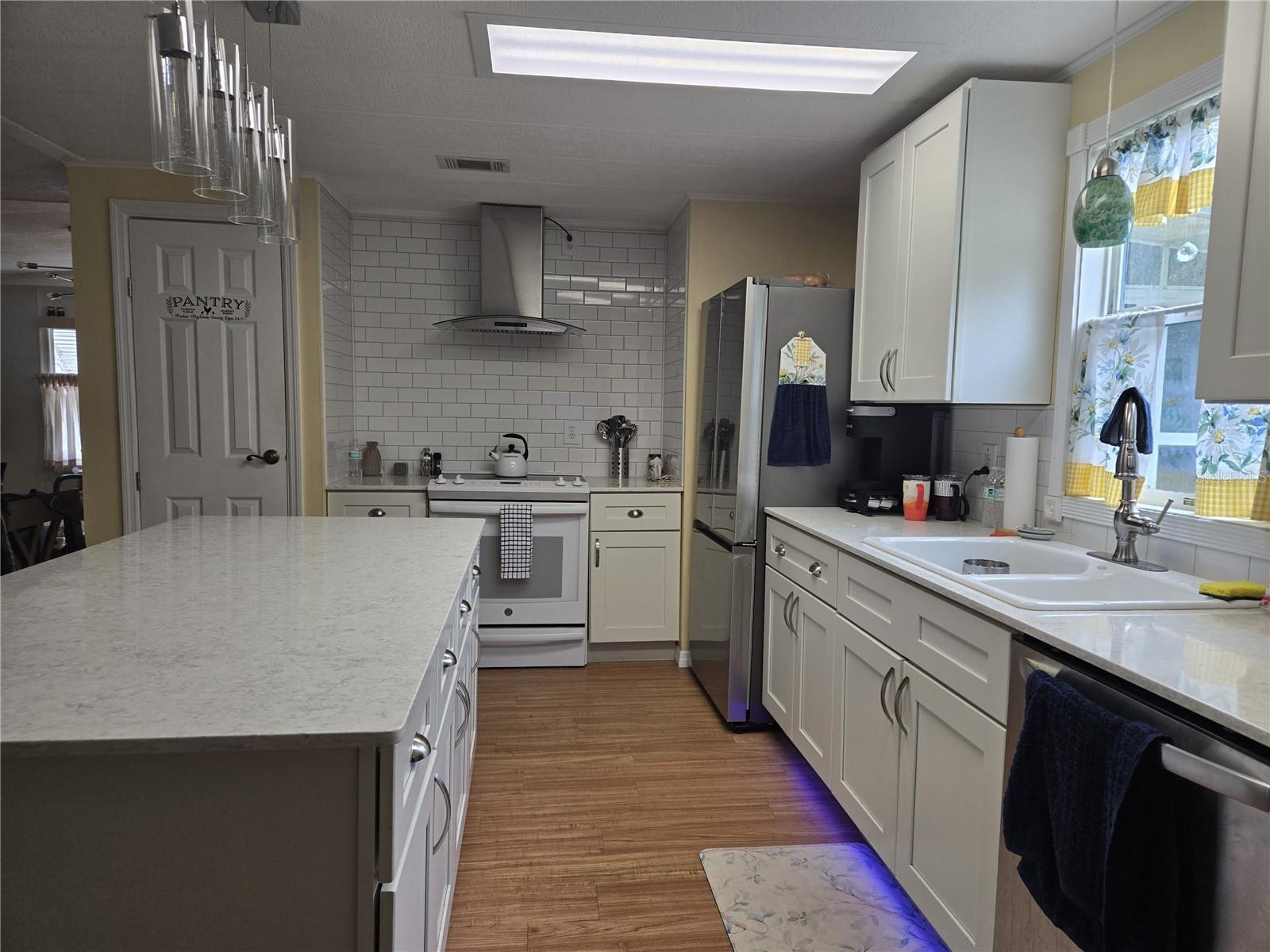 BANBURY VILLAGE CONDO - Residential