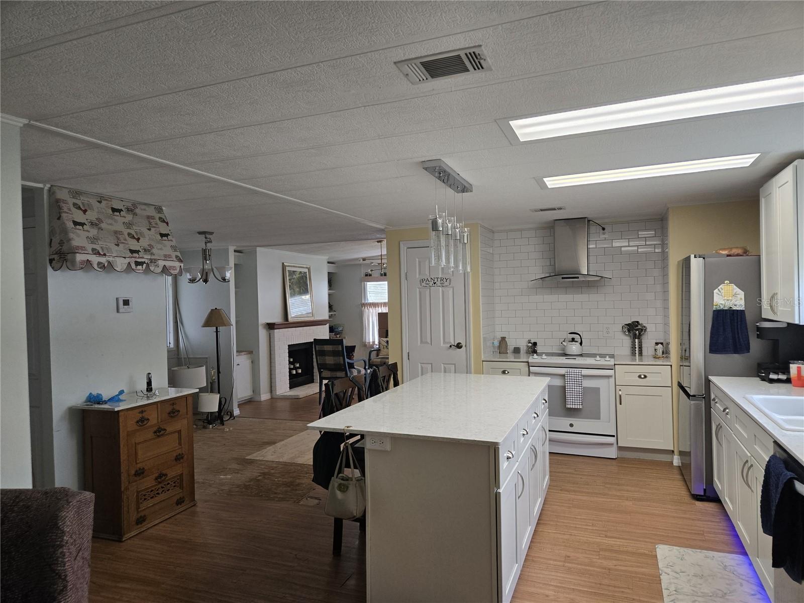 BANBURY VILLAGE CONDO - Residential