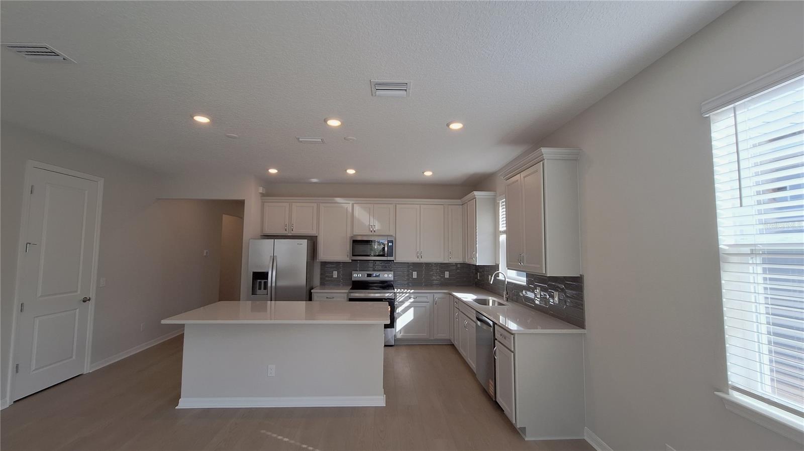 LANDINGS AT LIVE OAK LAKE - Residential Lease