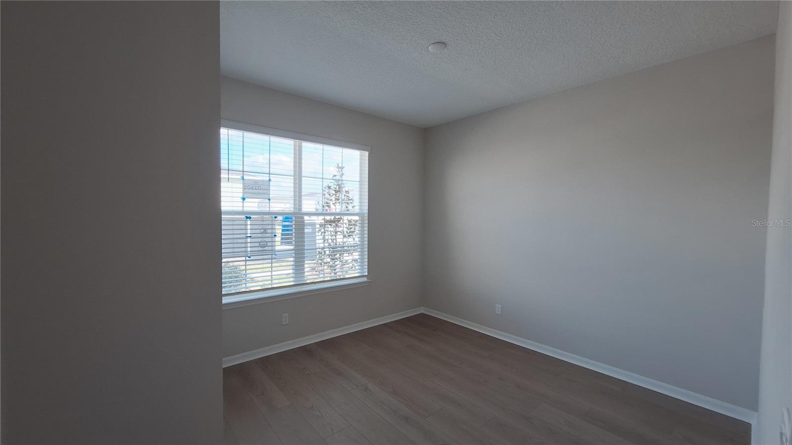 LANDINGS AT LIVE OAK LAKE - Residential Lease