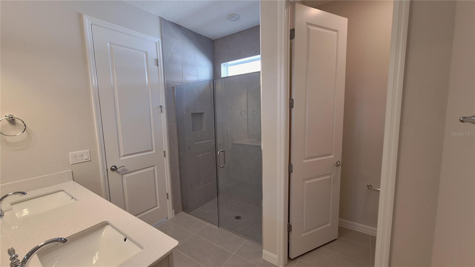 LANDINGS AT LIVE OAK LAKE - Residential Lease