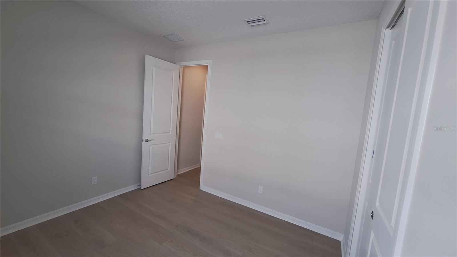 LANDINGS AT LIVE OAK LAKE - Residential Lease