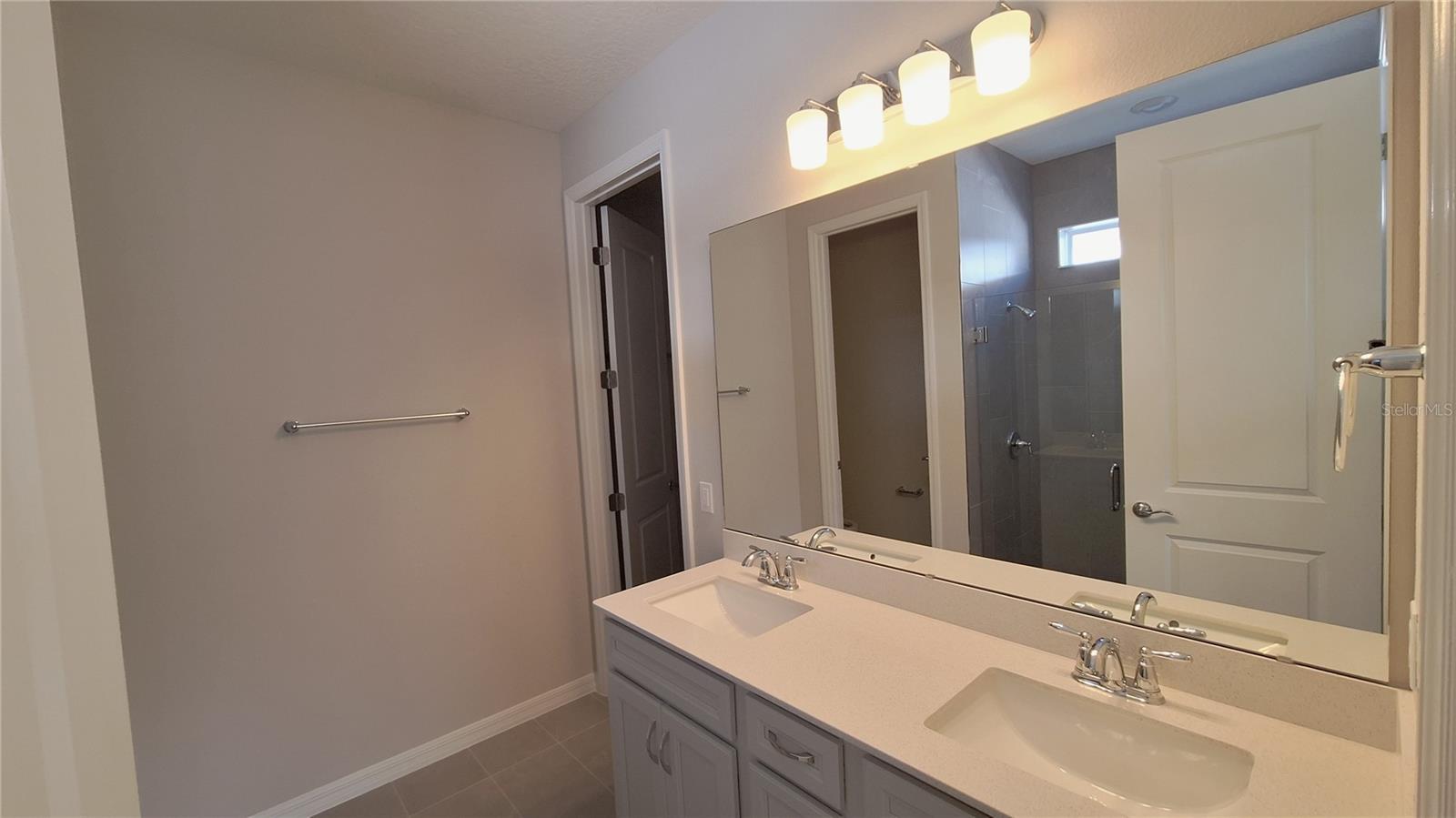 LANDINGS AT LIVE OAK LAKE - Residential Lease