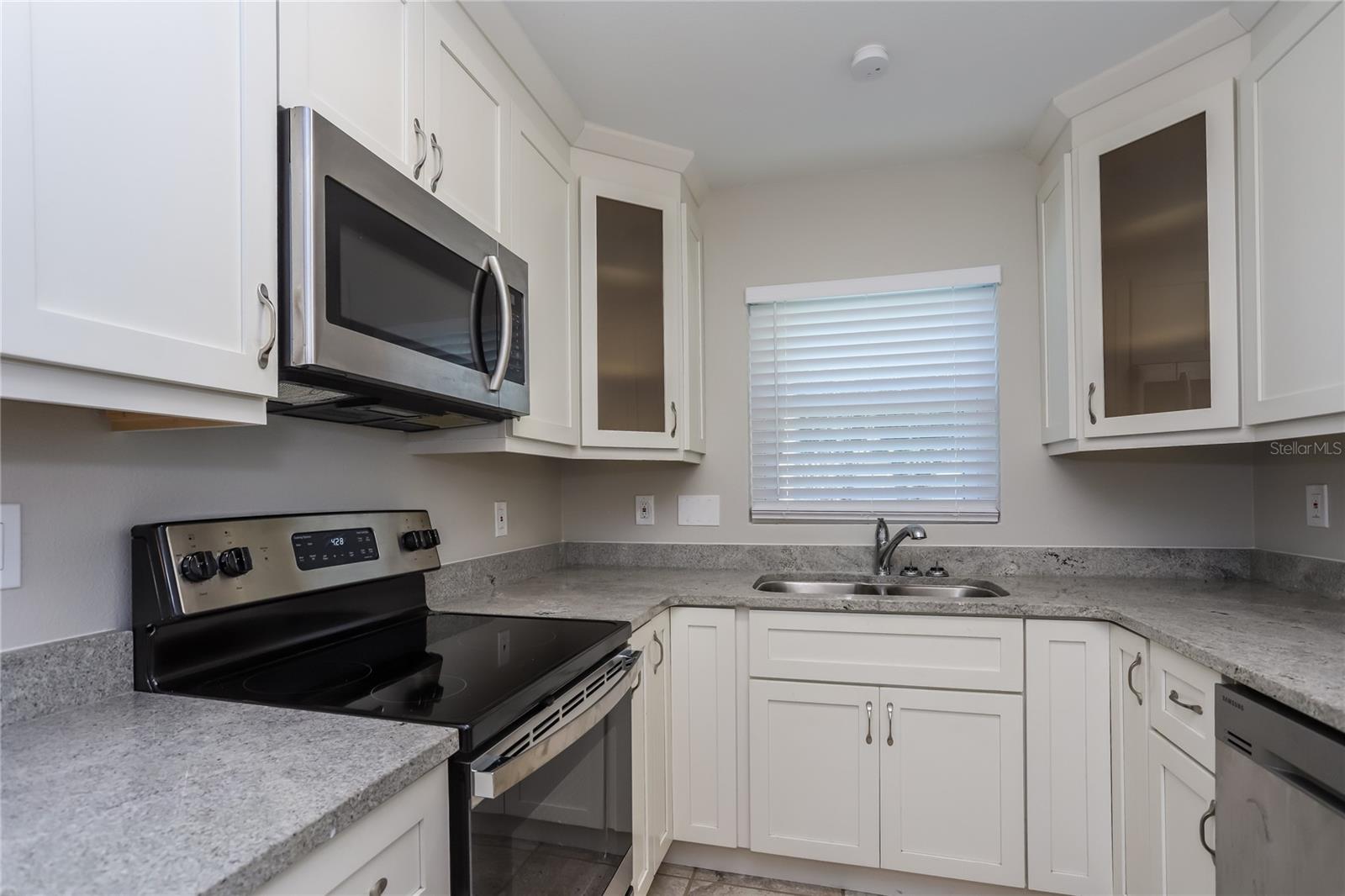 POINT TERRACE SUB - Residential Lease