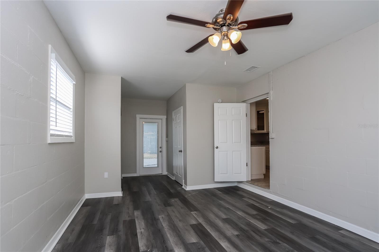 POINT TERRACE SUB - Residential Lease