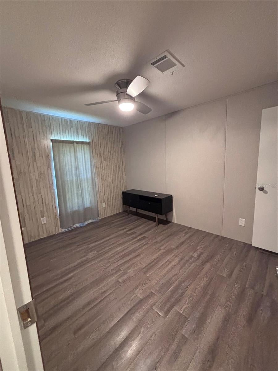 133 OAK CIRCLE