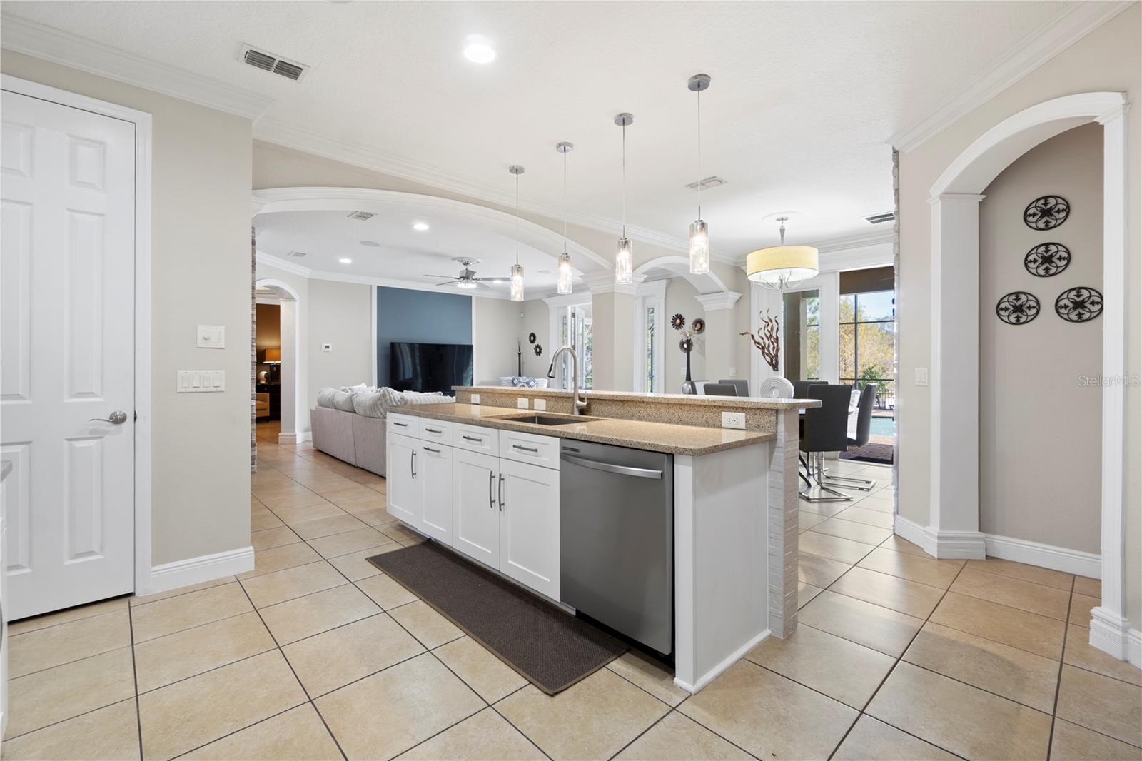 LAKESIDE ESTATES - Residential